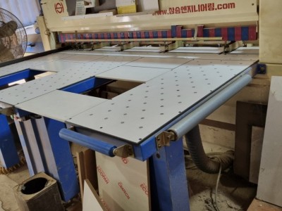 씽크용 CNC재단기